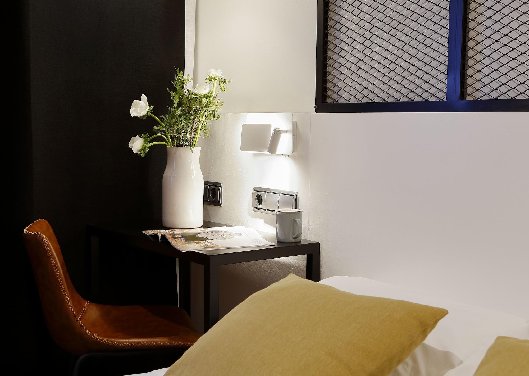 Marques, Blue Hotel